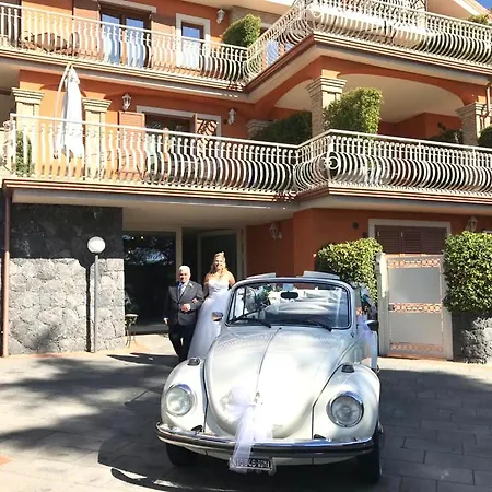 Ξενοδοχείο με διαμερίσματα Etna Royal View 4*