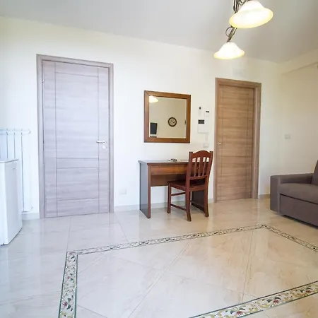 Etna Royal View تريكاستانيي