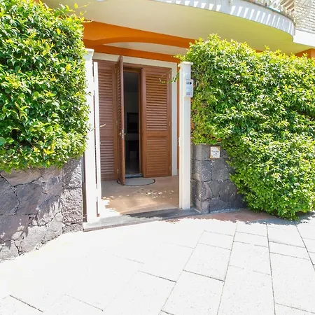 Etna Royal View Ξενοδοχείο με διαμερίσματα 4*