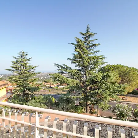 Ξενοδοχείο με διαμερίσματα Etna Royal View 4*