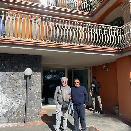 Etna Royal View 4*