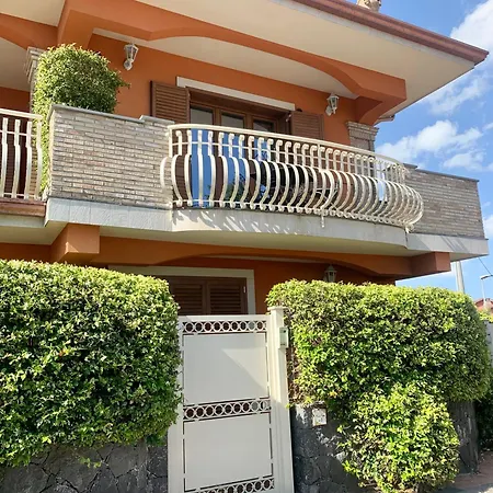 Ξενοδοχείο με διαμερίσματα Etna Royal View 4*