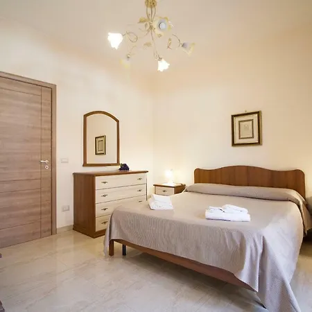 Etna Royal View Aparthotel 2*